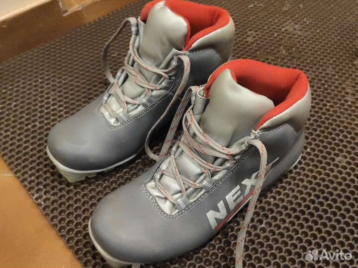 Лыжные ботинки 37р