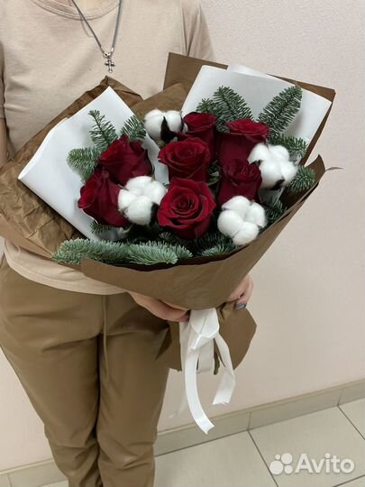 Буует красные розы