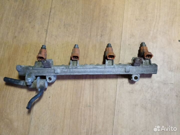 Топливная рампа с форсунками Lancer9 4G18