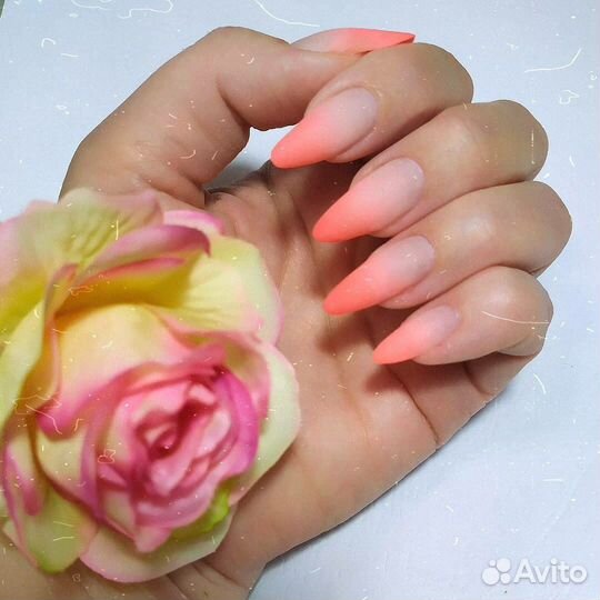 Маникюр с покрытием гель-лаком