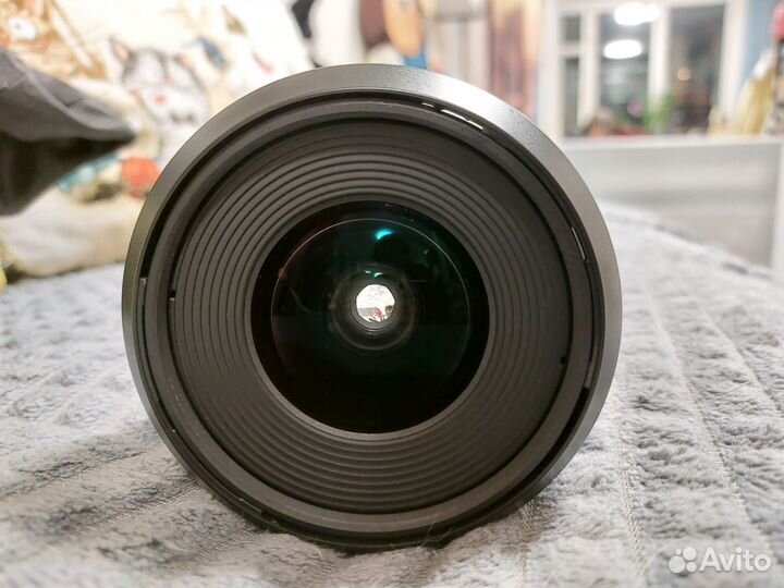 Объектив Samyang 20 f/1.8 на Sony FE