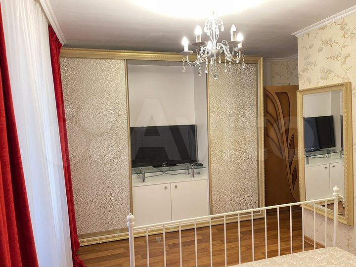 3-к. квартира, 65 м², 1/17 эт.