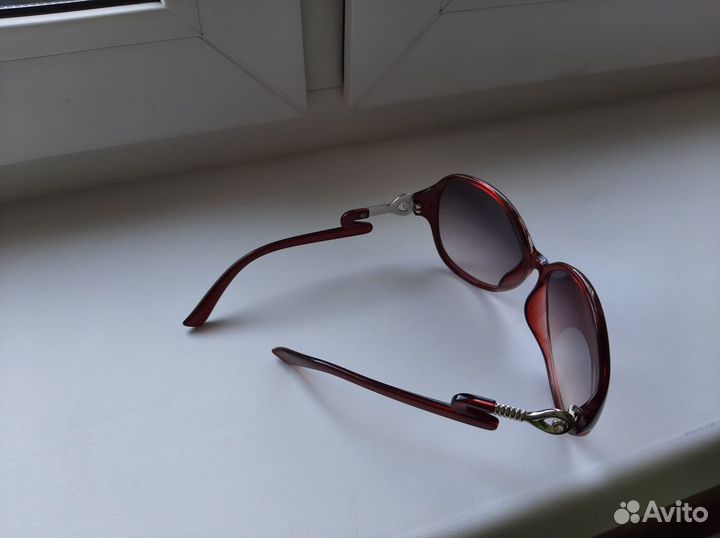 Очки солнцезащитные