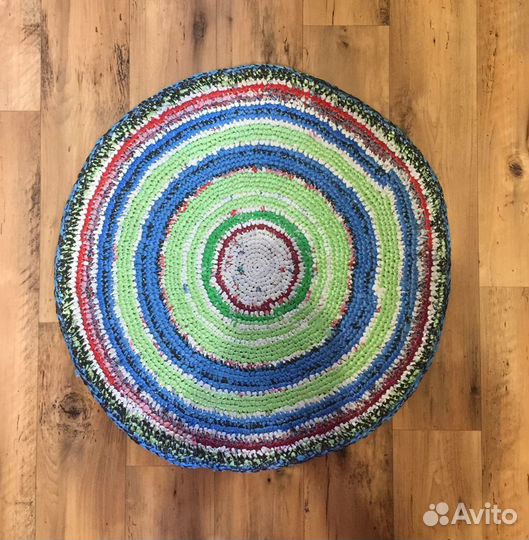Коврик уруглый вязанный