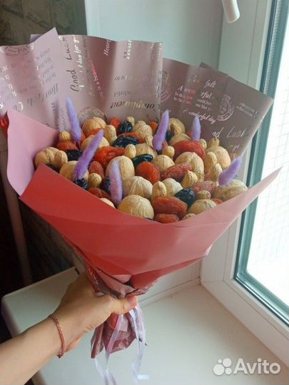 Съедобный букет из сухофруктов