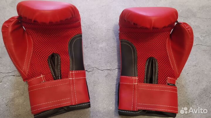Новые боксерские перчатки 8oz