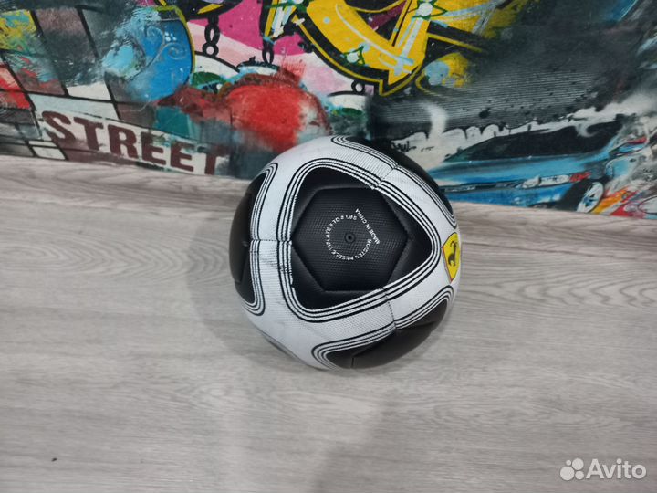 Футбольный мяч