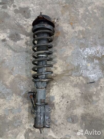 Амортизатор передний правый Kia Rio 1 2000-2005г