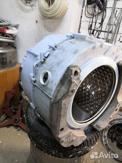 Бак стиральной машины Bosch Logixx 7