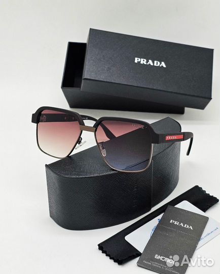 Солнцезащитные очки Prada