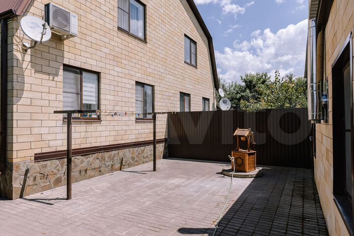 Коттедж 136 м² на участке 4 сот.