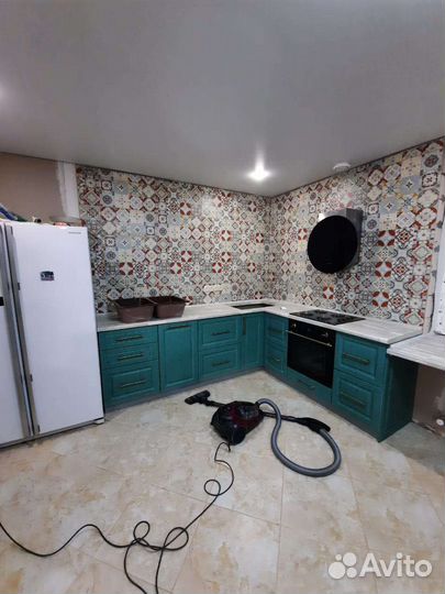 Кухни на заказ(шкафы-купе, столы, комоды)