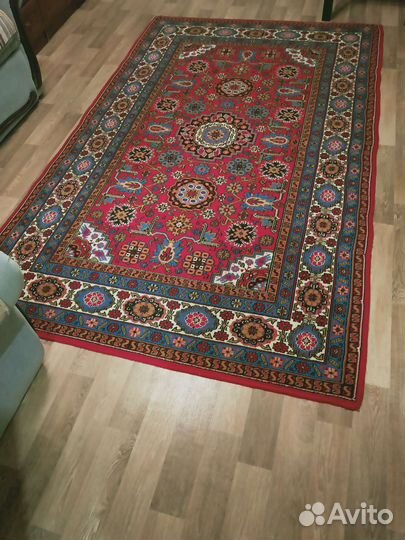 Ковер шерстяной