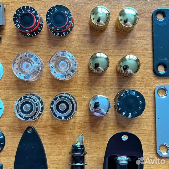 Гитарная фурнитура / саморезы для пикгардов