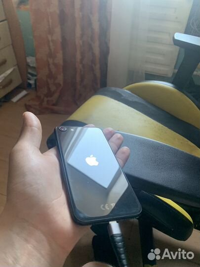 iPhone SE (2020), 64 ГБ