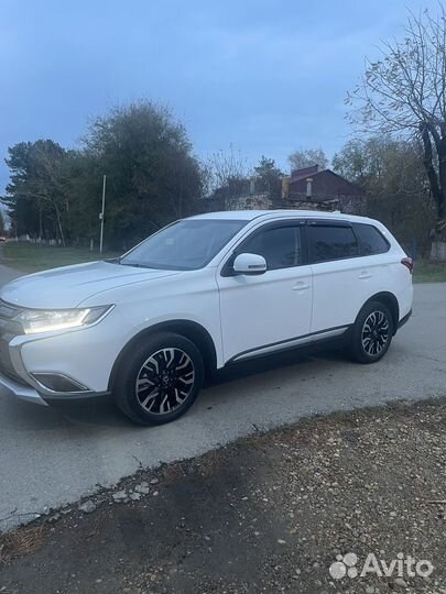 Mitsubishi Outlander 2.0 CVT, 2018, 163 555 км