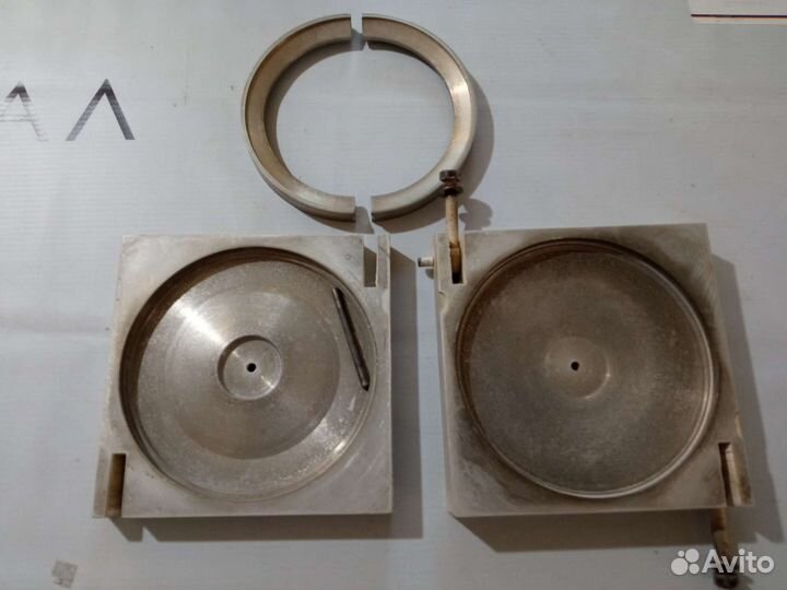 Форма для изготовления круглой жерлицы