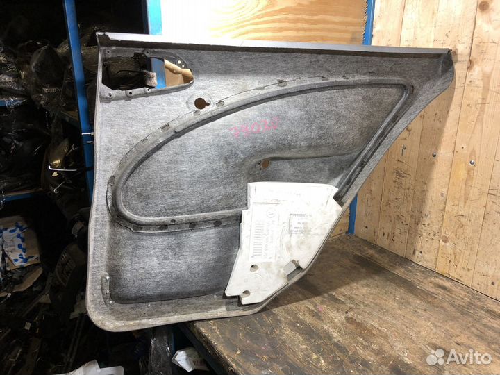 Обшивка задней левой двери Skoda Octavia Tour