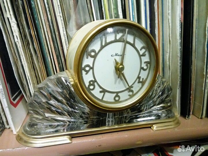 Запчасти от часов 