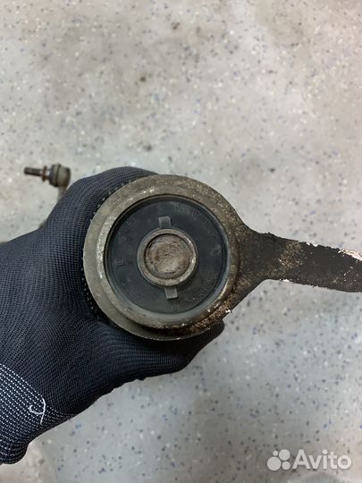 Рычаг подвески Nissan Primera p12