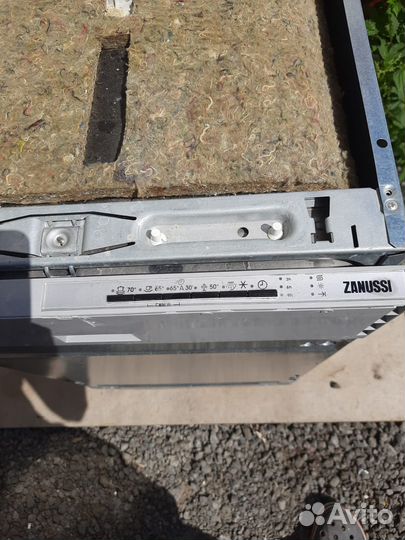 Встраиваемая посудомоечная машина Zanussi zdts 300