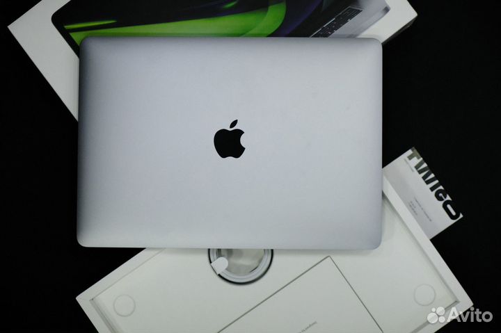 MacBook Pro (M2,2022) 8/512 гб, Space Gray (mnej3)