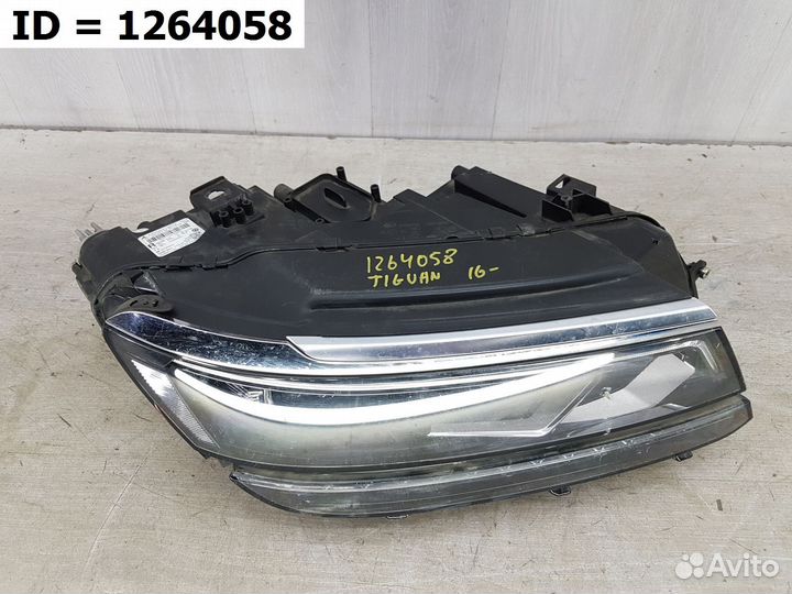 Фара правая Volkswagen Tiguan
