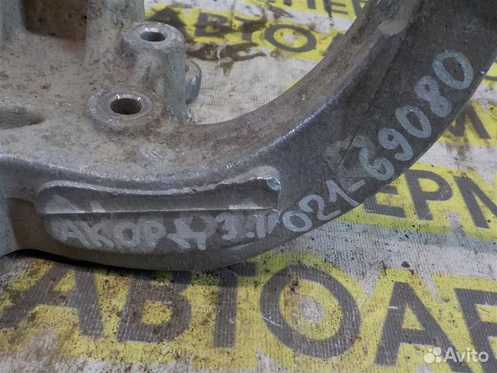 Кулак поворотный задний правый Honda Accord VII 2