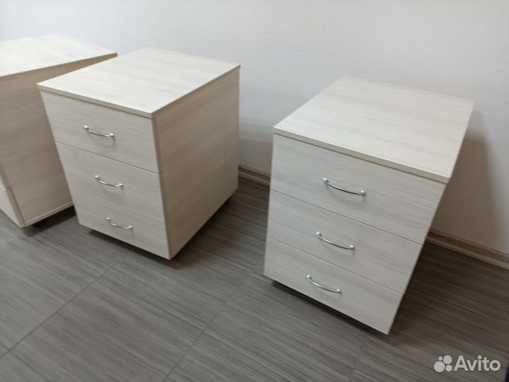 Тумба с Замком на колёсах 3-ящика 12-цветов