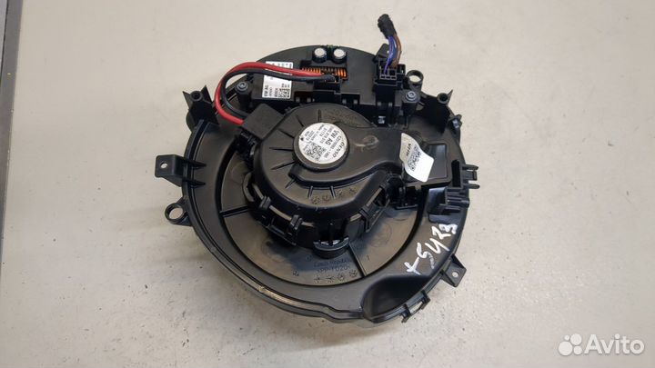 Двигатель отопителя Skoda Octavia (A7), 2019