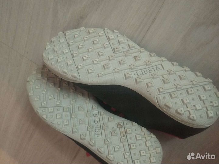 Кроссовки для футбола 17.5 см