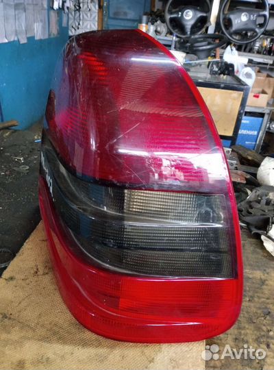Фонарь мерседес 202. Седан, правый