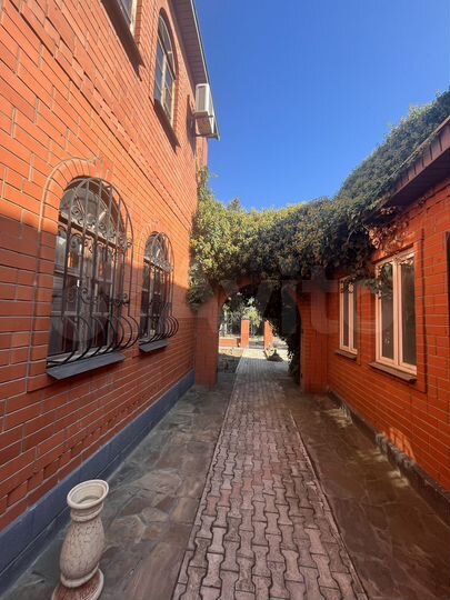 Дом 383 м² на участке 15,8 сот.