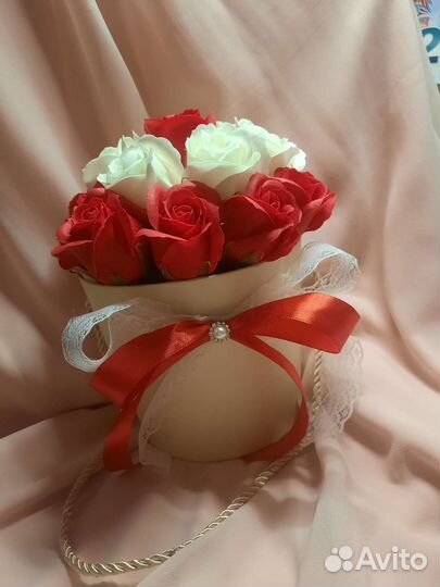 Композиция из мыльных роз на 8 марта