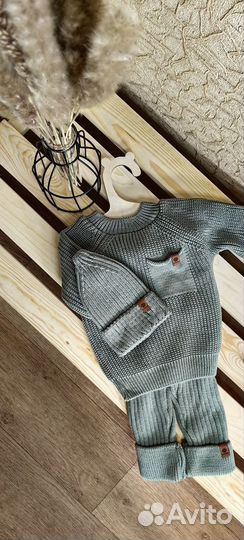 Вязанный костюм детский