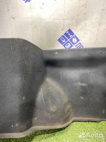 Обшивка багажника правая Toyota Avensis универсал