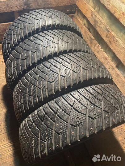 Goodyear Ultragrip Ice Arctic 215/65 R16