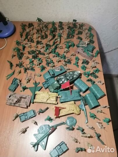 Игрушки солдатики