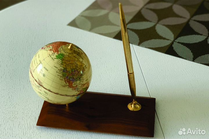 Настольный набор с глобусом и ручкой