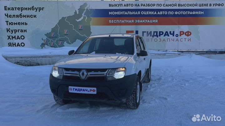 Уплотнитель стекла заднего правого Renault Duster