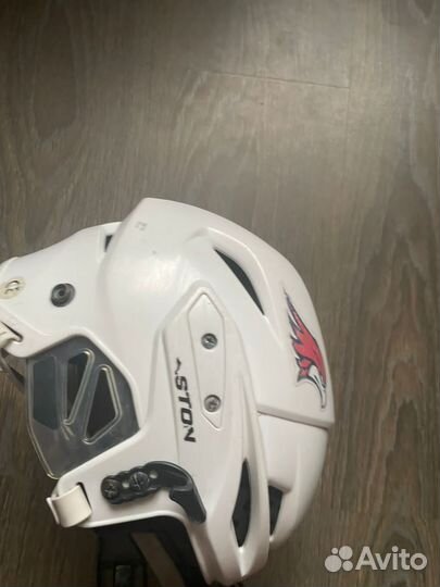 Шлем хоккейный easton, нагрудник, шорты bauer