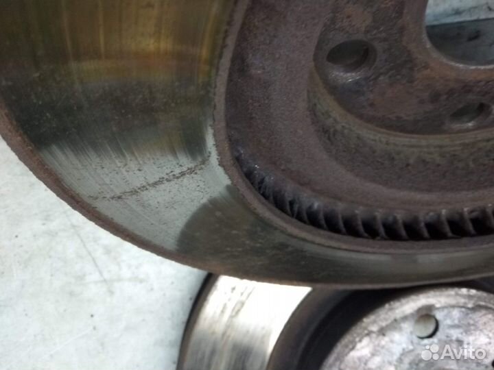 Диски тормозные передние Тойота RAV4 43512-42050