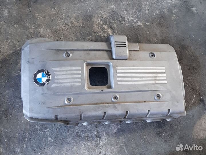 Декоративная накладка двигателя BMW E90 2.5