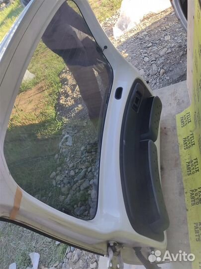 Дверь багажника Toyota Funcargo (ncp20) 1999-2005