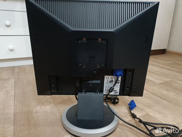 Монитор samsung 