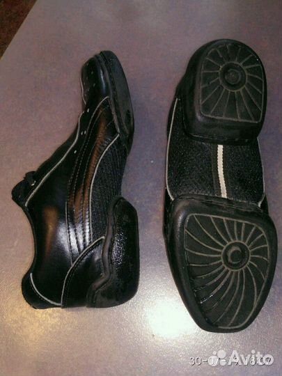 Танцевальные кроссовки