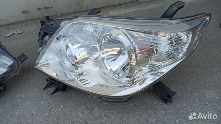 Фара галоген Toyota Land Cruiser Prado 150