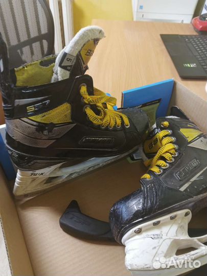 Коньки хоккейные