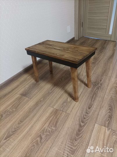 Журнальный столик