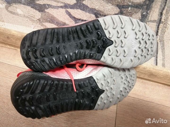 Футбольные бутсы nike 38 размер